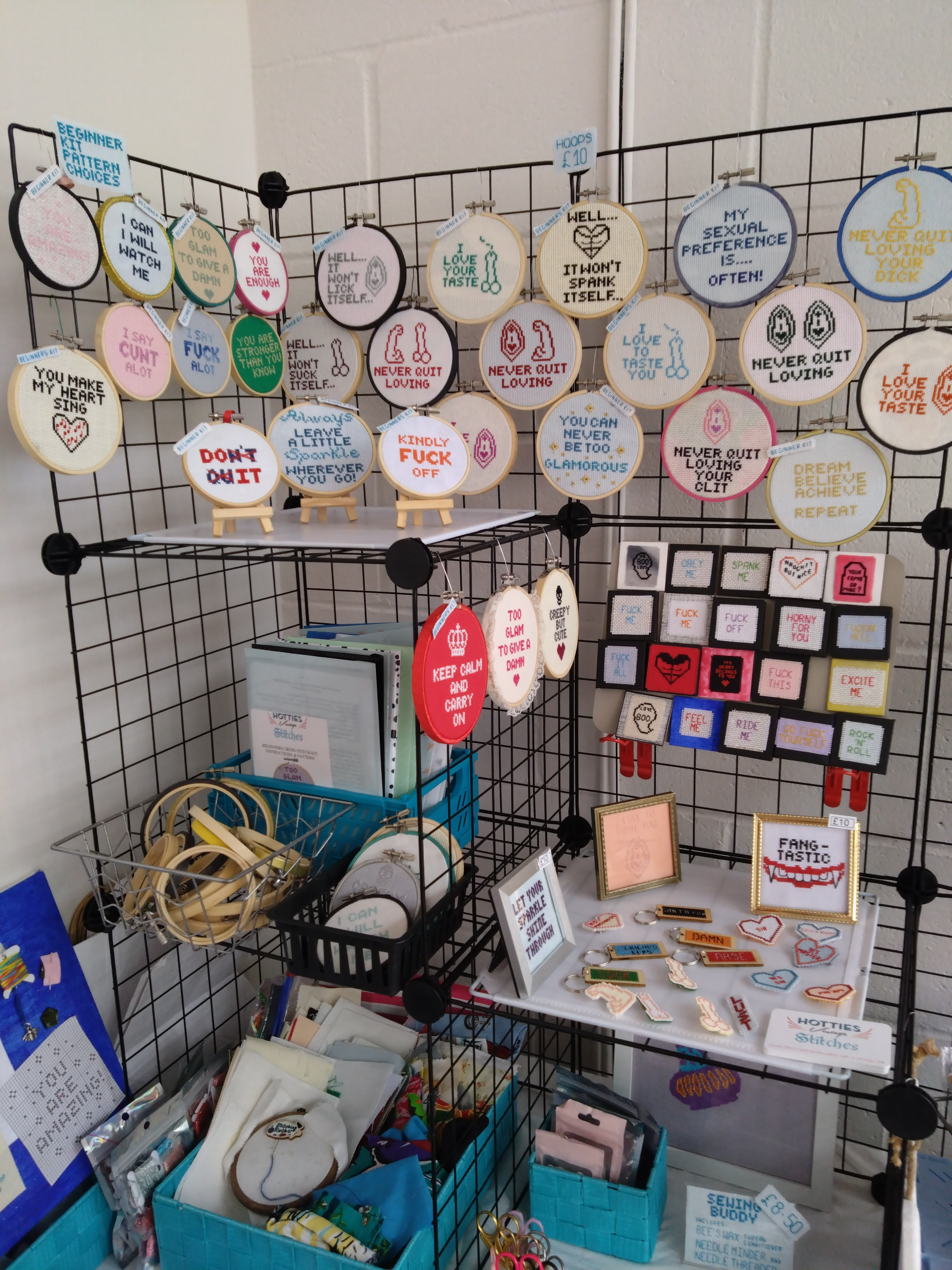 Hotties-Vintage-Stitches-Kit-Corner-1